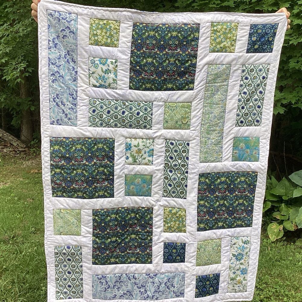 NWT. Hand Crafted Lap Quilt Tana Lawn Fbrics - Picture 2 of 16